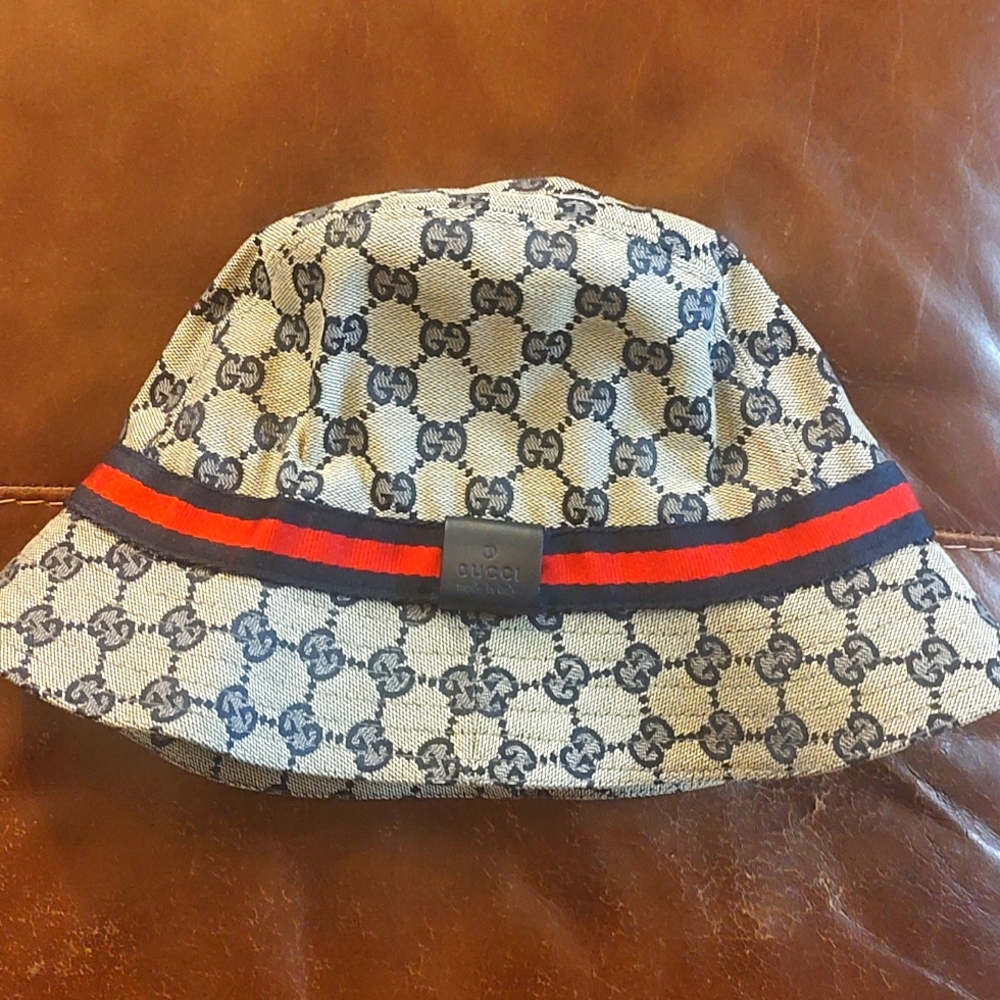 Gucci bucket hat XL 100% Authentic